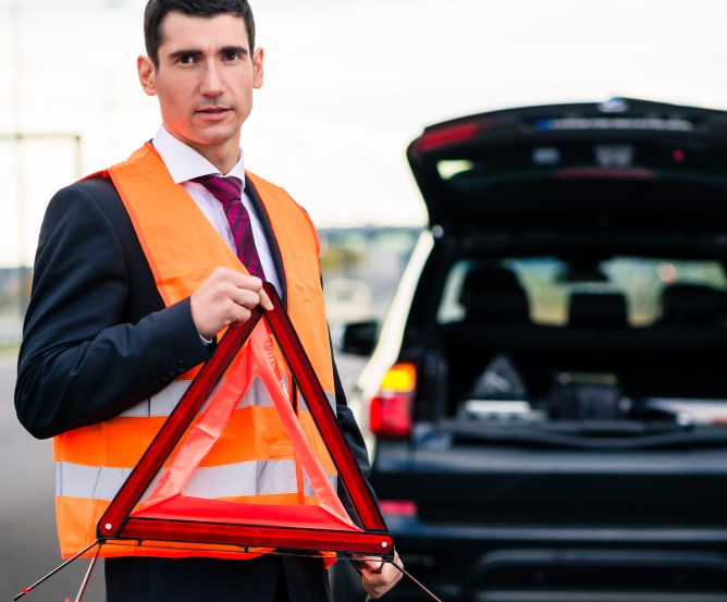 Nicht mehr nur Firmenwagen betroffen: Warnweste – was Autofahrer wissen  müssen 